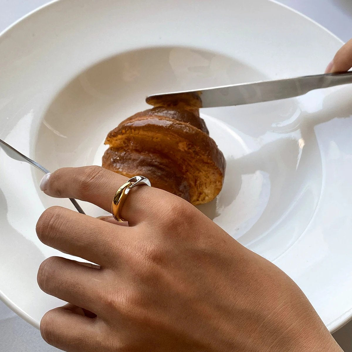 Gold & Silver Colorblock Chain Ring for Modern Style