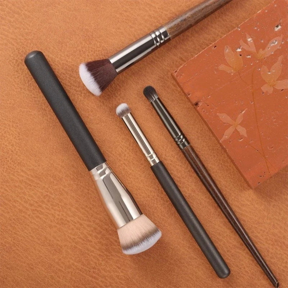 4-in-1 GlamStick Makeup Brush