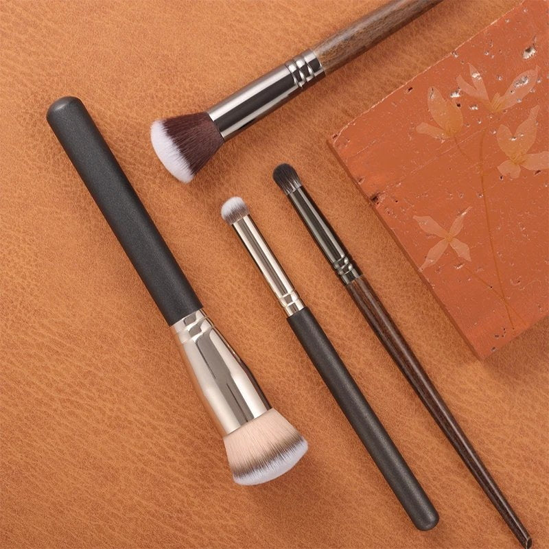 4-in-1 GlamStick Makeup Brush