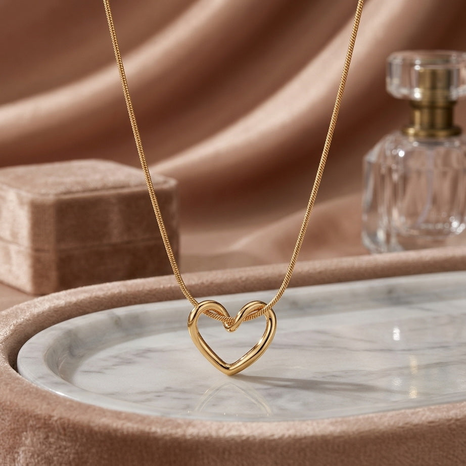 Chic Hollow Heart Necklace