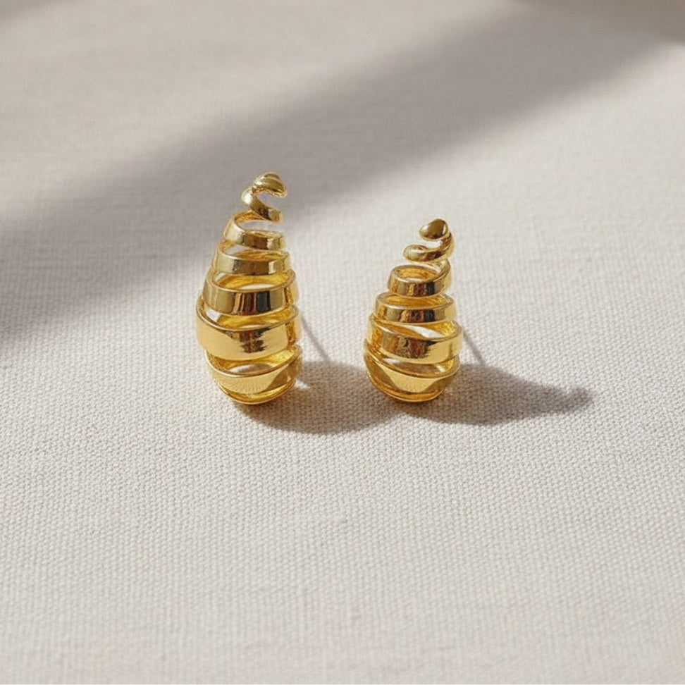 Glossy Teardrop Stud Earrings