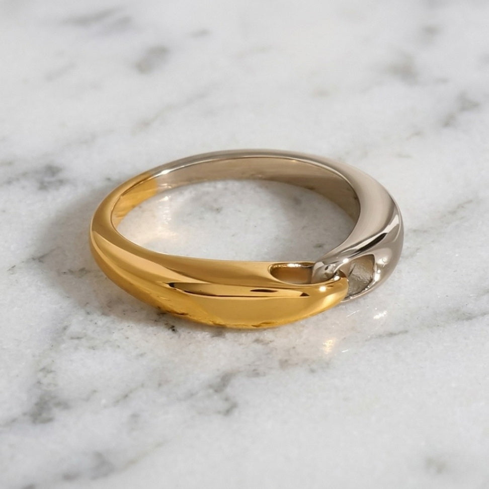 Gold & Silver Colorblock Chain Ring for Modern Style