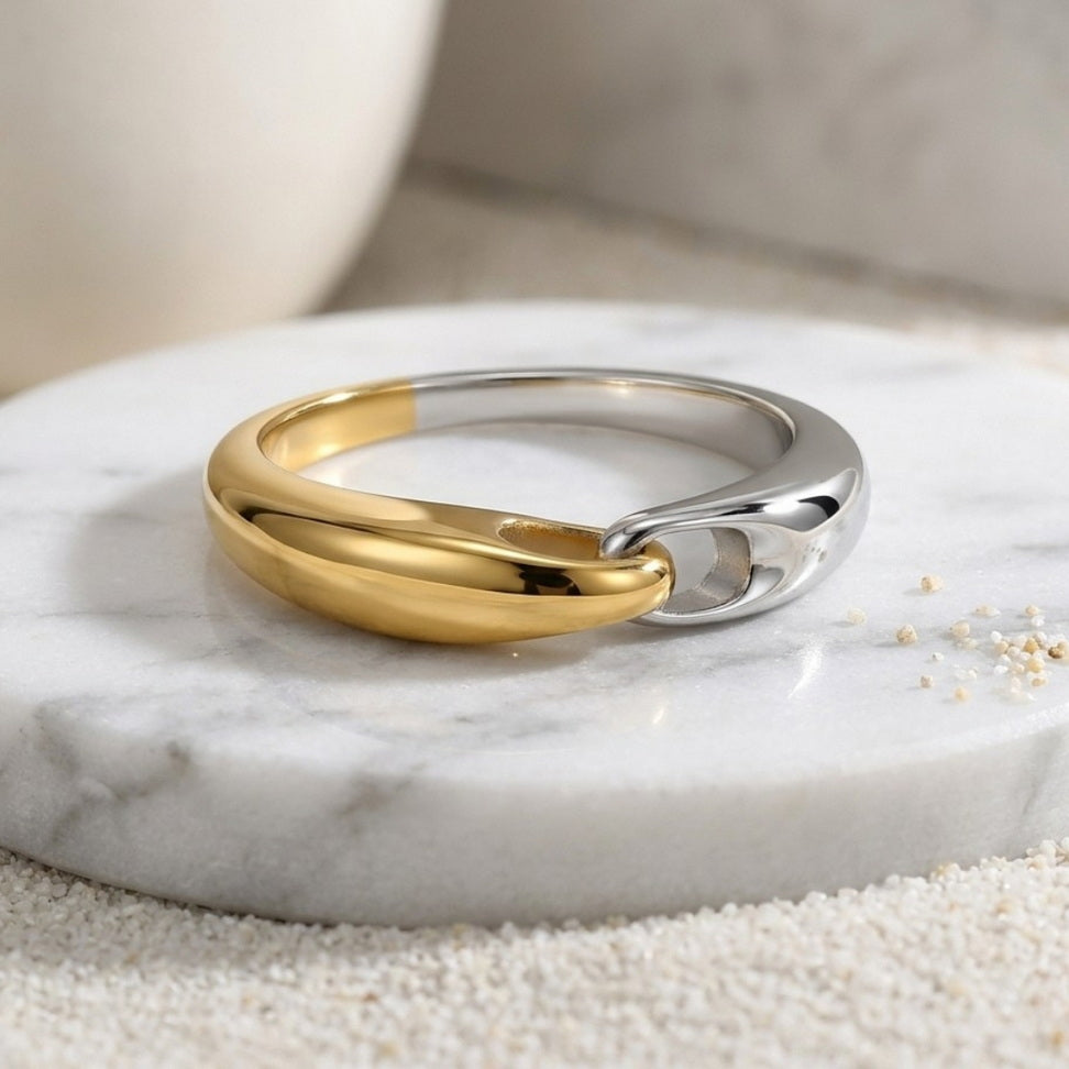 Gold & Silver Colorblock Chain Ring for Modern Style