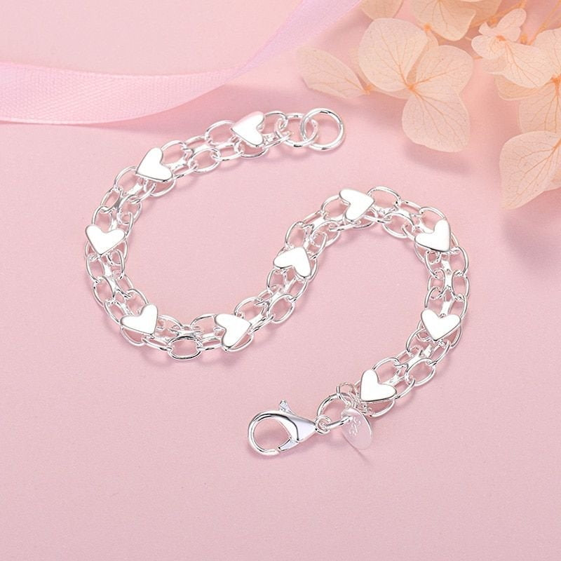 Luxury Silver Heart Charm Bracelet for Elegant Vibes