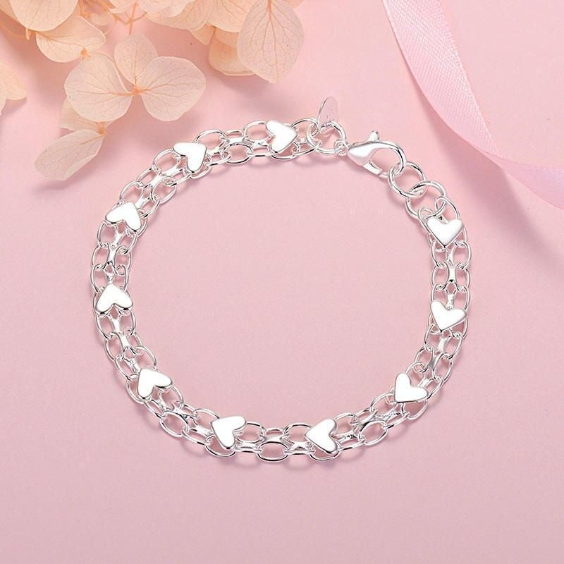 Luxury Silver Heart Charm Bracelet for Elegant Vibes