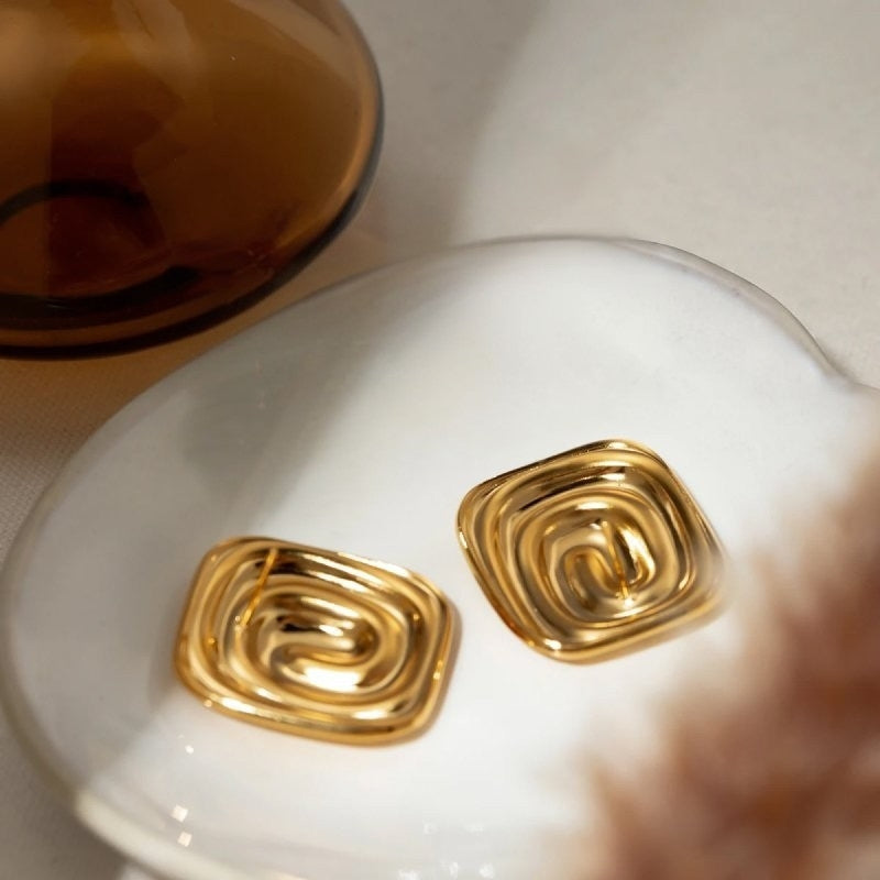 Rectangular Threaded Earrings for Modern Elegance