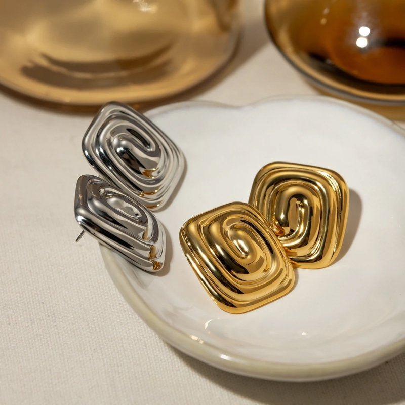 Rectangular Threaded Earrings for Modern Elegance