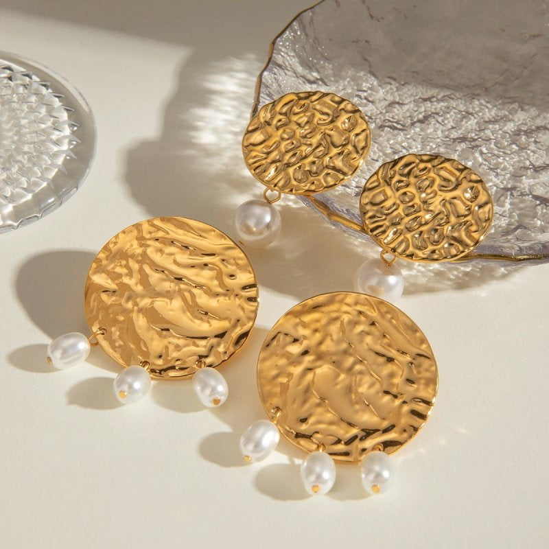 Retro Gold Hammered Pearl Earrings for Vintage Vibes